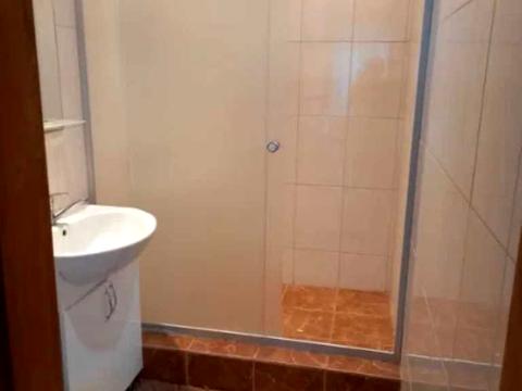 будинок за адресою центральна, 1