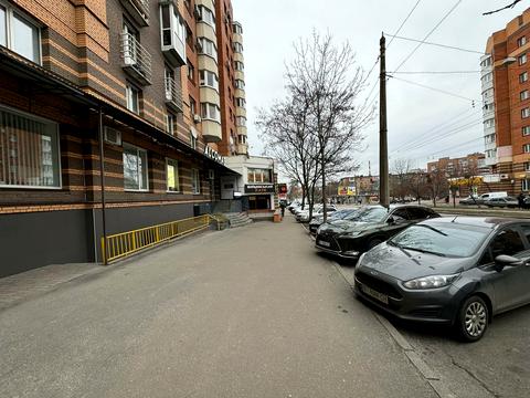 коммерческая по адресу Небесной Сотни ул. (Ленина), 61