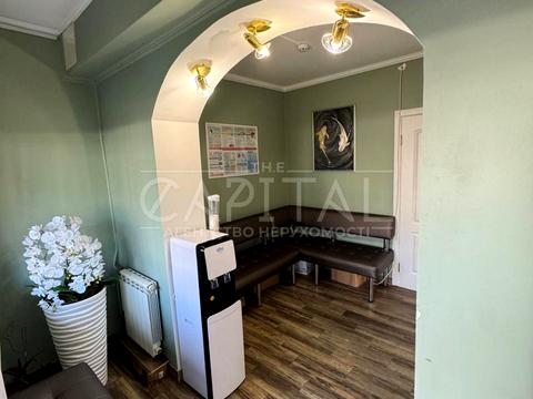 комерційна за адресою Чорнобильська вул., 18