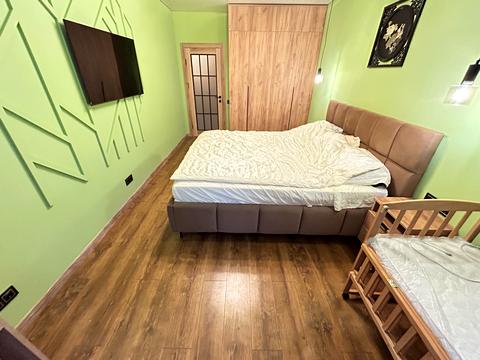 квартира за адресою Академіка Глушкова просп., 42
