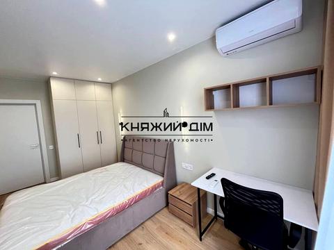 квартира за адресою Дніпровська набережна вул., 17-К