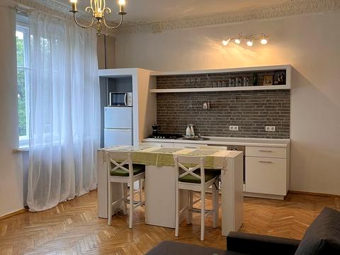 квартира за адресою Білоруська вул., 30