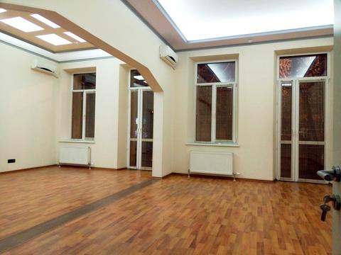 комерційна за адресою Ніни Строкатої вул. (Буніна), 17