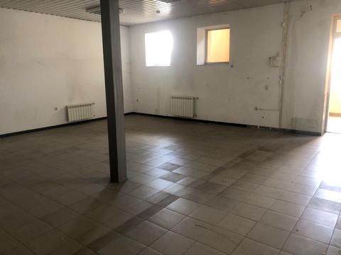 комерційна за адресою Залізнична вул., 3