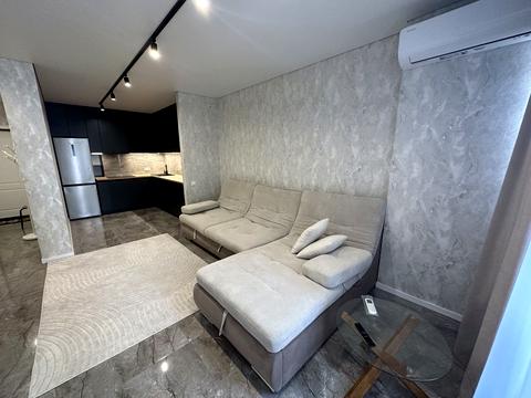 квартира за адресою Космічна вул., 5