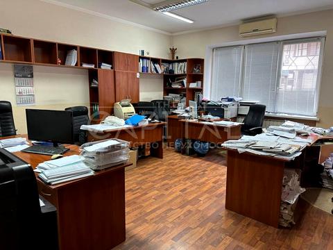 комерційна за адресою Володимира Івасюка просп. (Героїв Сталінграду), 4