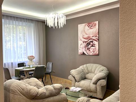 квартира за адресою Трьохсвятительська вул., 9