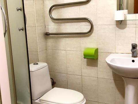 комерційна за адресою Братиславська вул., 14б