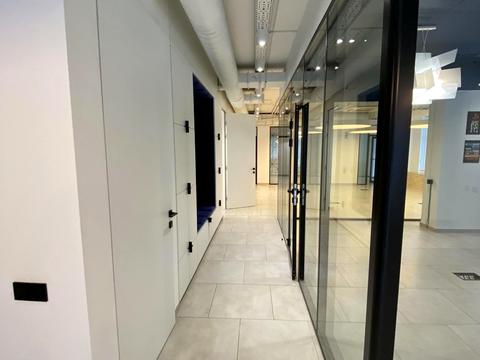 комерційна за адресою Авіаконструктора Антонова вул., 2-Б