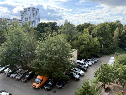 квартира за адресою Салютна вул., 1-Б