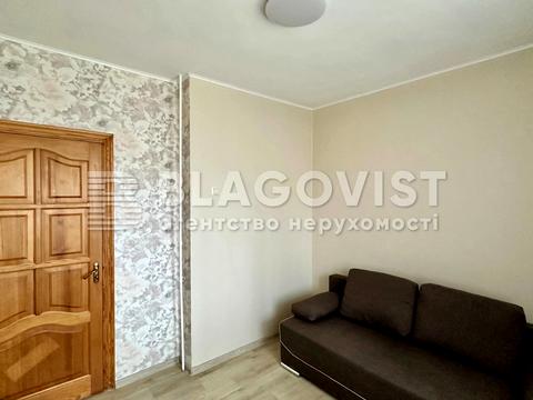 квартира по адресу Ларисы Руденко ул., 6