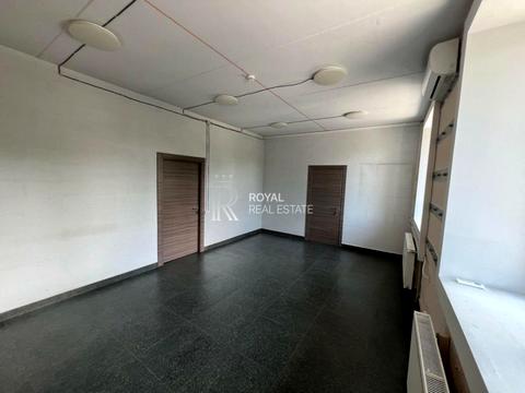 комерційна за адресою Залізничне шосе, 2а