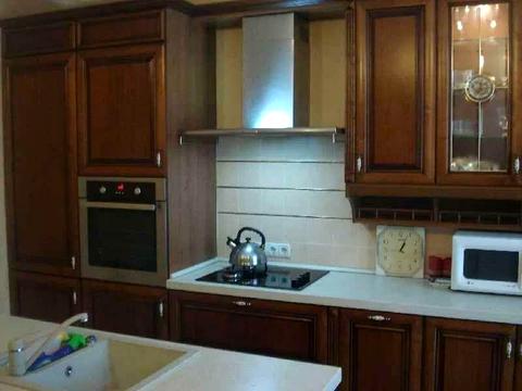 будинок за адресою Богатирська вул., 42