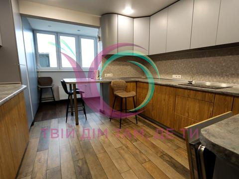 квартира за адресою Академіка Глушкова просп., 9-Є