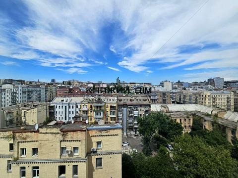 комерційна за адресою Антоновича вул. (Горького), 33В