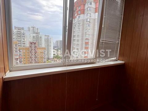 квартира за адресою Анни Ахматової вул., 45