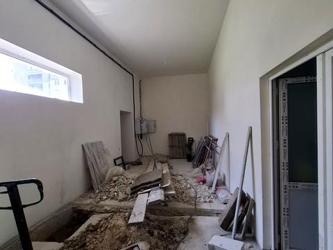 комерційна за адресою Лесі Українки просп., 12