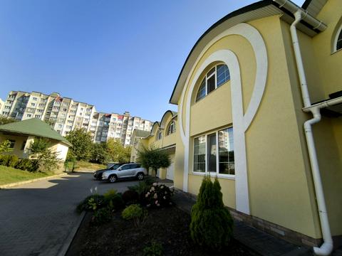 дом по адресу Степана Бандери ул., 82/2