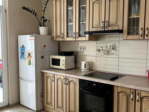 квартира за адресою Академіка Глушкова просп., 9-Г
