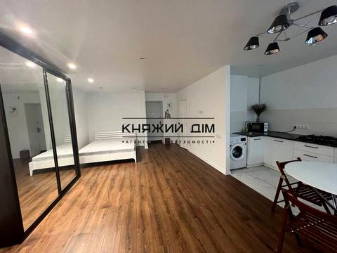 квартира за адресою В'ячеслава Чорновола вул., 30