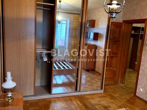 квартира за адресою Анни Ахматової вул., 15