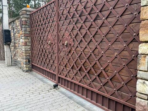 дом по адресу  ул.