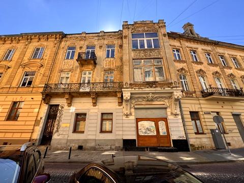 коммерческая по адресу Вороного ул., 9