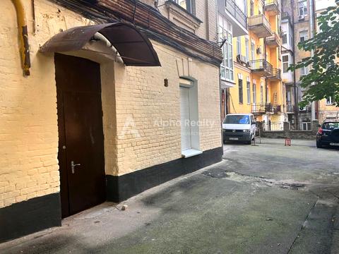 коммерческая по адресу Богдана Ступки ул. (Станіславського), 3