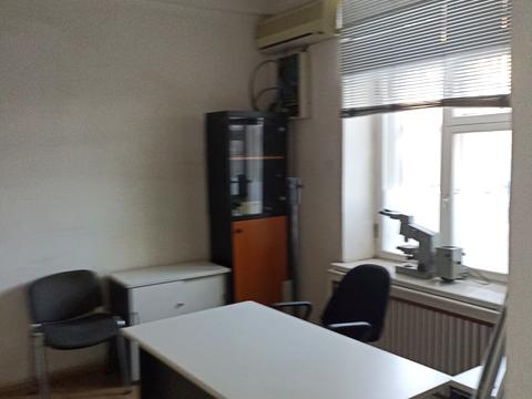 комерційна за адресою Пастера вул., 12