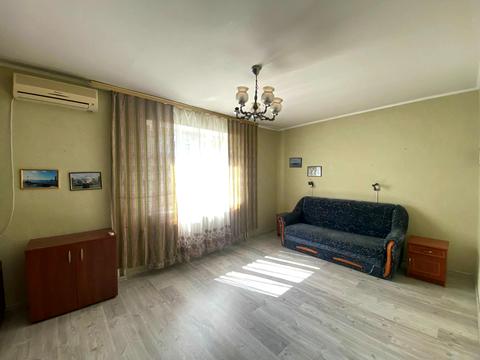 квартира за адресою Лариси Руденко вул., 21