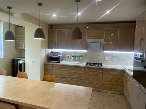квартира за адресою Коновальця вул., 5