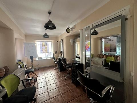 комерційна за адресою Канатна вул., 60