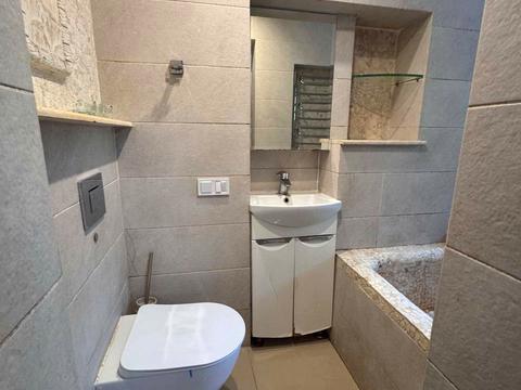 квартира за адресою Дорошенка вул., 25