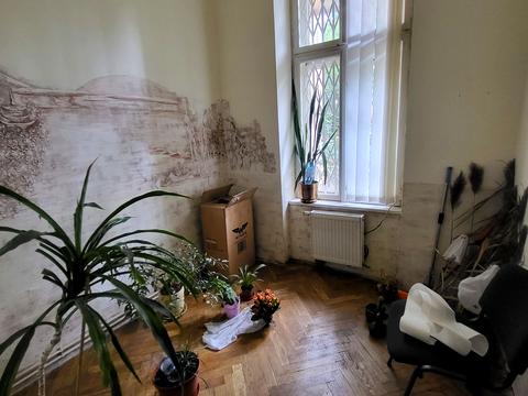комерційна за адресою Шептицьких вул., 41