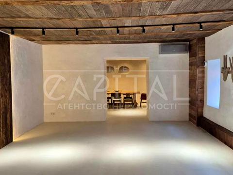 комерційна за адресою Кудрявська вул., 16
