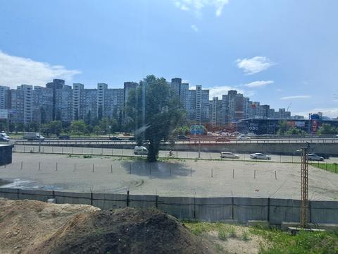 комерційна за адресою Академіка Заболотного вул., 1-Б