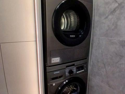 квартира по адресу Олександра Олеся ул., 1