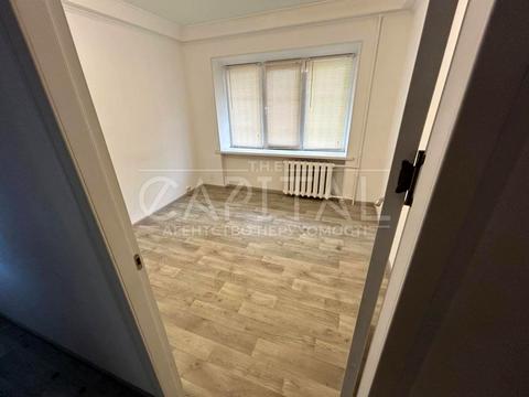 комерційна за адресою Білоруська вул., 10/18