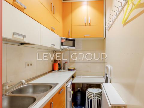 комерційна за адресою Дмитрівська вул., 82