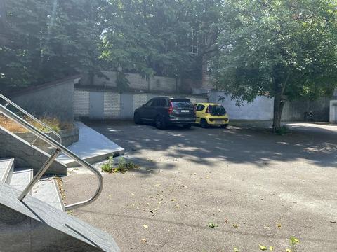 комерційна за адресою Паторжинського вул., 27
