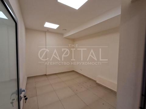 комерційна за адресою Київ, Басейна вул., 7-В