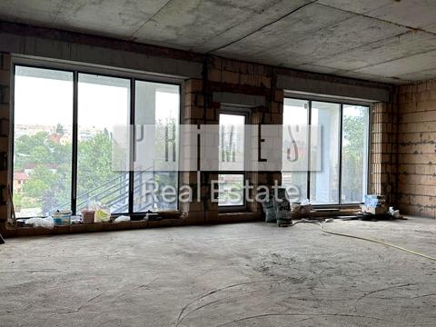 будинок за адресою Листопадна вул.