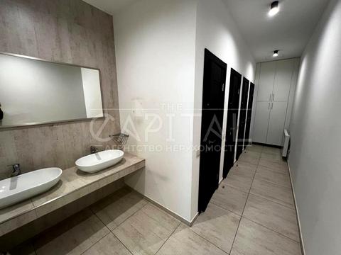 комерційна за адресою Лаврська вул. (Січневого Повстання), 14