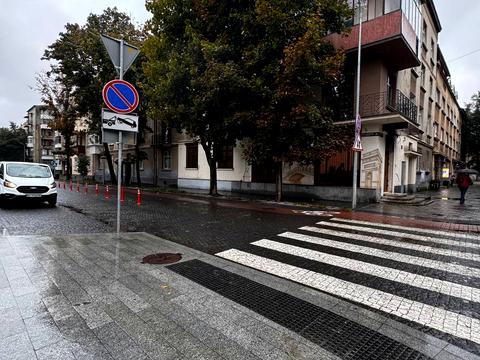 комерційна за адресою Академіка Філатова пров., 3/1