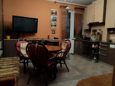 квартира за адресою Осіння вул., 33