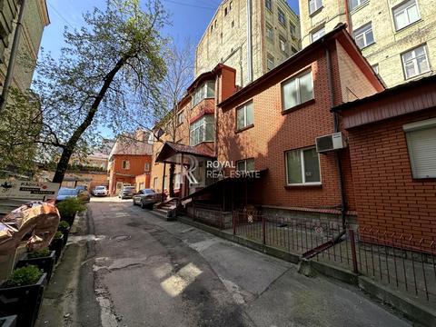 комерційна за адресою Велика Васильківська вул. (Червоноармійська), 28А