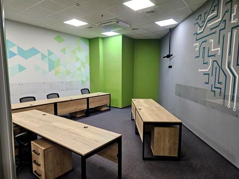комерційна за адресою Борщагівська вул., 154