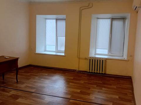 комерційна за адресою Старопортофранківська вул., 82