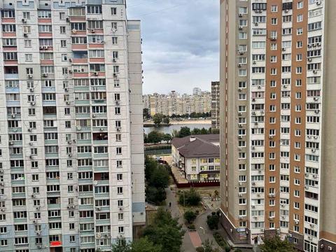 квартира по адресу Драгоманова ул., 2