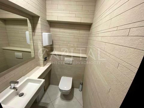 комерційна за адресою Івана Франка вул., 11